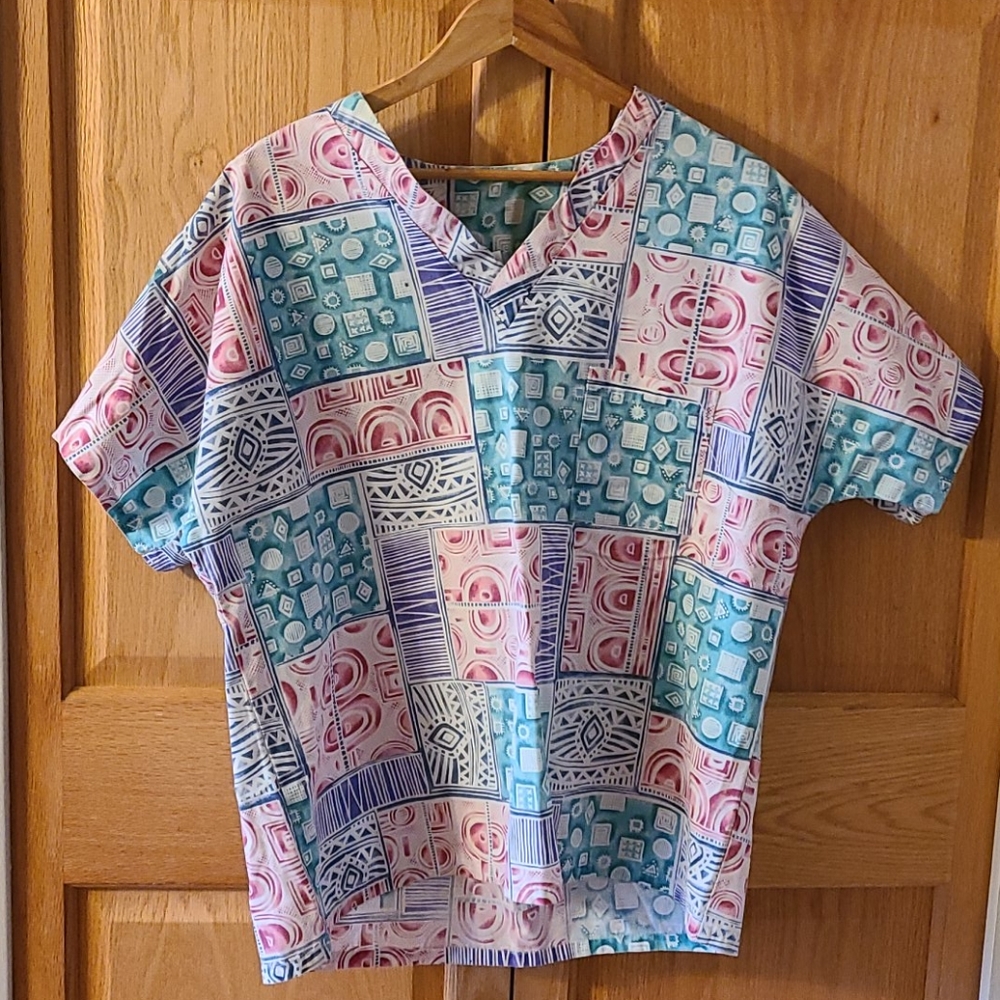 FREE WITH PURCHASE SCRUB TOP